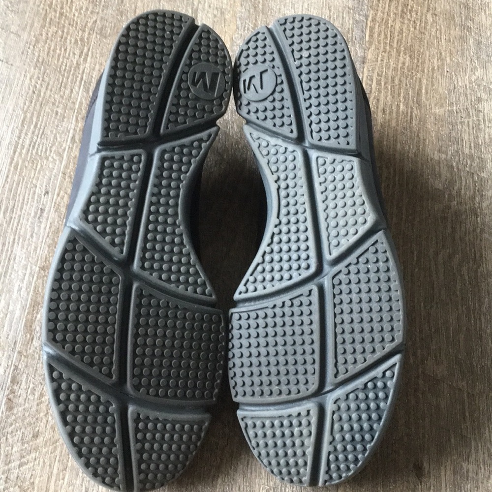 MERRELL Form 2. size 7.5 - Picture 3 of 6